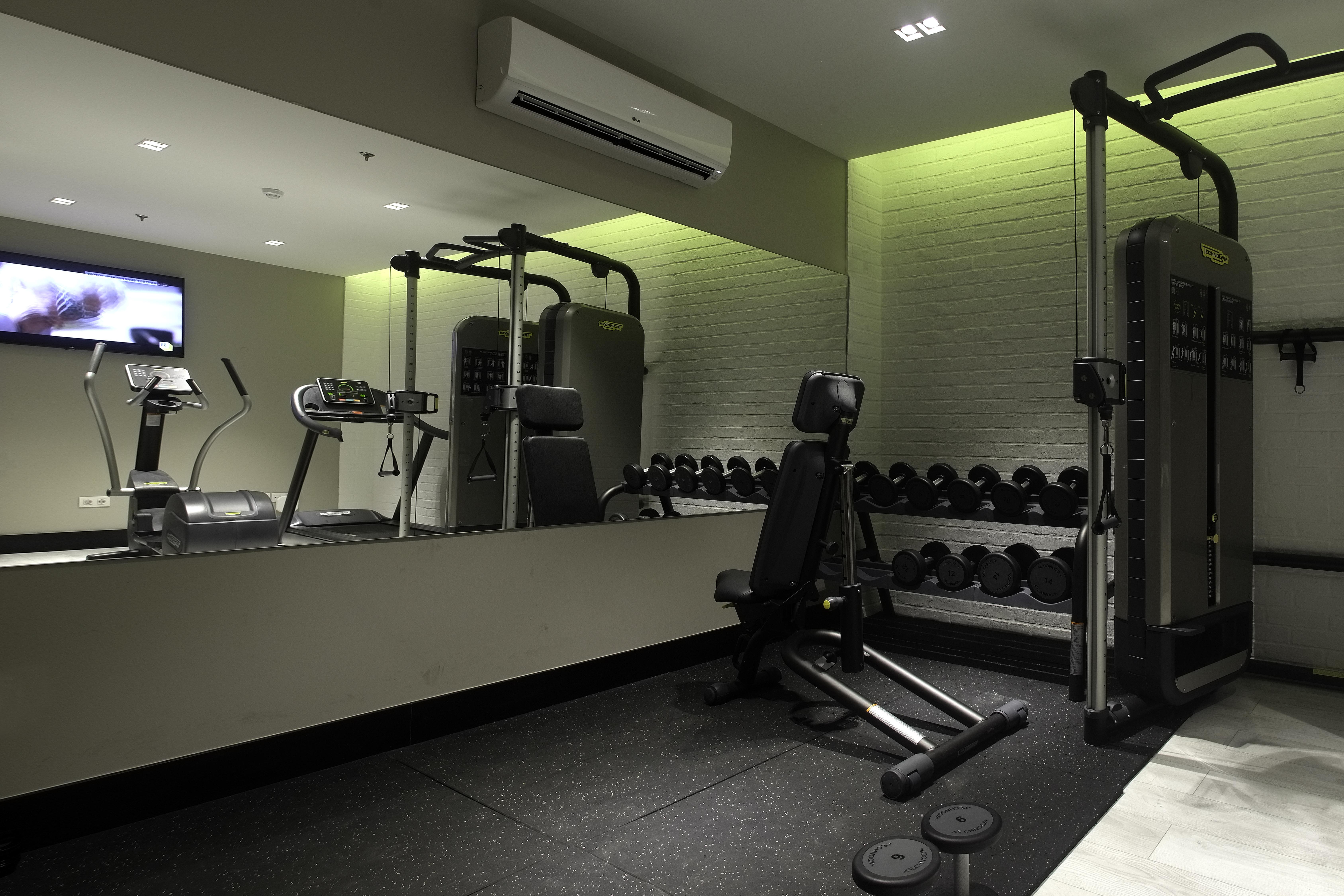 The Lumiares Hotel & Spa - Small Luxury Hotels Of The World Lisboa Dış mekan fotoğraf The gym at the hotel
